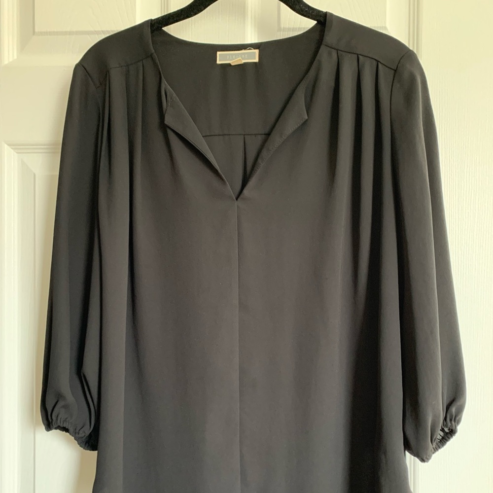 Pleione black split neck 3/4 sleeve tunic top